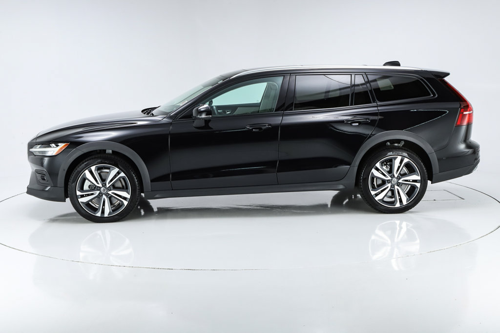 Used 2024 Volvo V60 B5 Cross Country Plus w/ Protection Package Premier AWD/4WD image 45