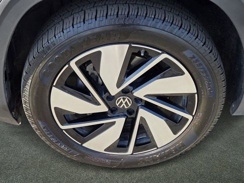 Used 2024 Volkswagen Atlas SEL image 5