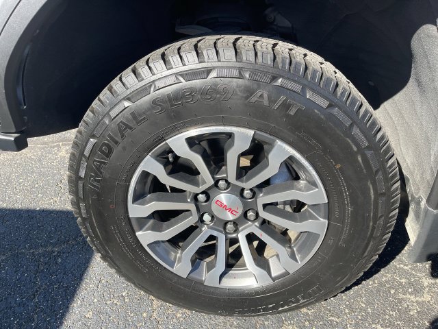 Used 2021 GMC Sierra 1500 AT4 AWD/4WD image 2