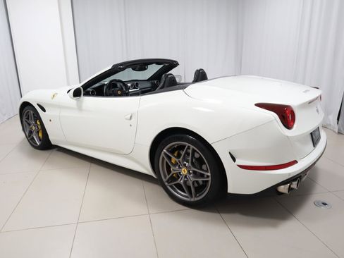 Used 2016 Ferrari California T image 15