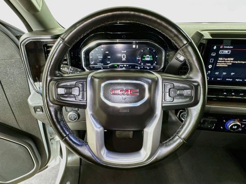 Certified 2025 GMC Sierra 1500 SLT RWD image 9