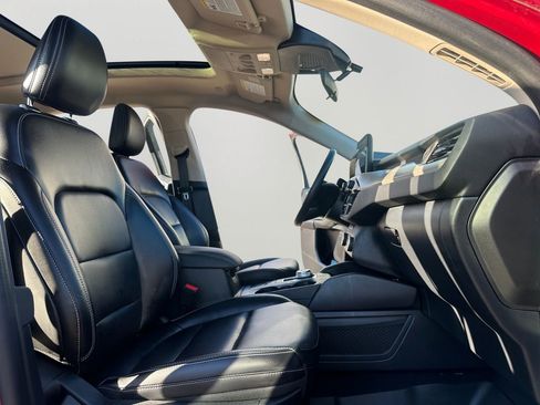 Used 2020 Ford Escape SE Sport image 22