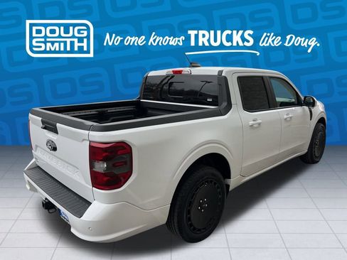 Used 2025 Ford Maverick Lobo image 6