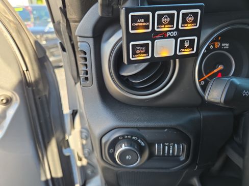 Used 2019 Jeep Wrangler Sport AWD/4WD image 27