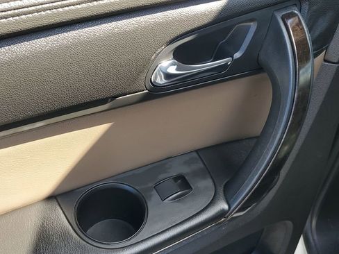 Used 2014 GMC Acadia SLT image 44