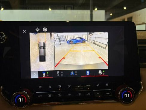 Used 2024 GMC Canyon AT4X w/ AT4X AEV Edition image 20