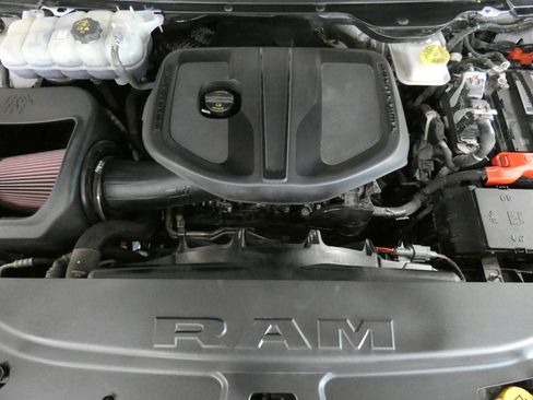 Used 2025 RAM 1500 Laramie w/ Sport Appearance Package AWD/4WD image 30