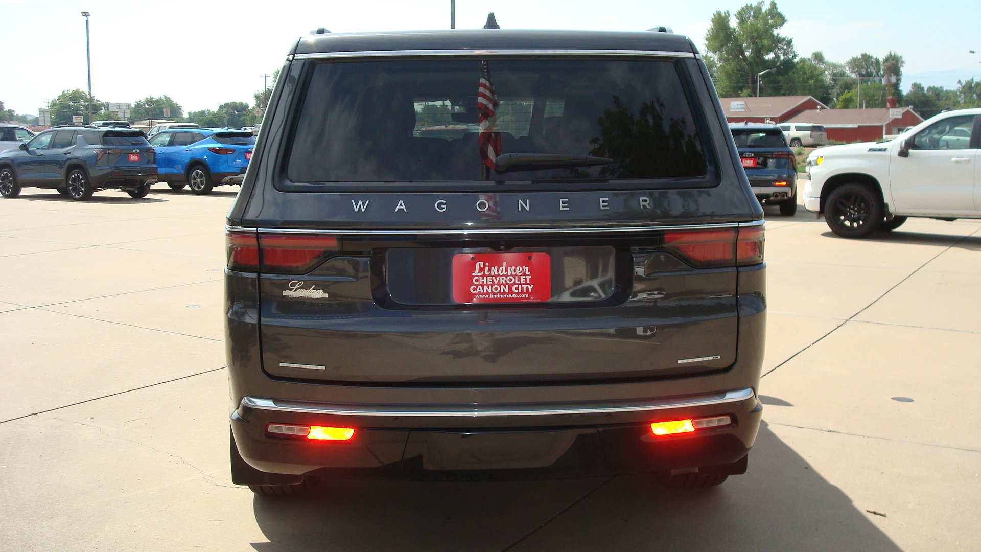 Used 2022 Jeep Wagoneer Series II AWD/4WD image 5
