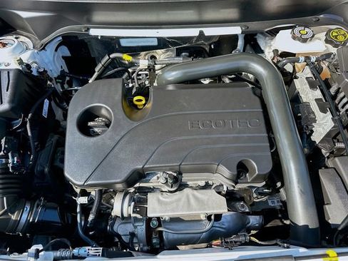 Used 2023 Chevrolet Equinox LT image 28