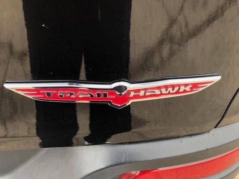 Used 2015 Jeep Cherokee Trailhawk w/ Comfort/Convenience Group image 8