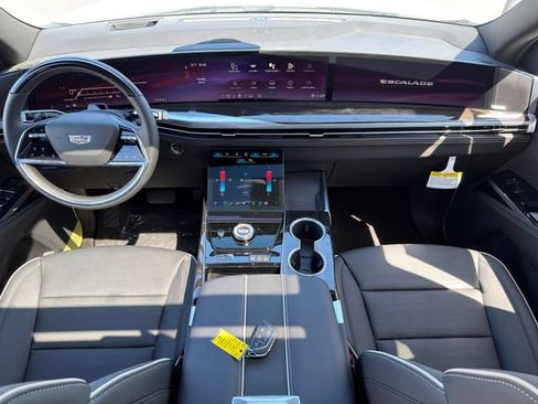 New 2026 Cadillac Escalade Luxury w/ Touring Package AWD/4WD image 19