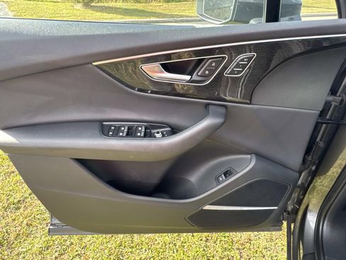 Used 2022 Audi Q7 3.0T Premium Plus image 18