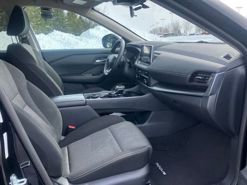 Used 2025 Nissan Rogue SV image 15