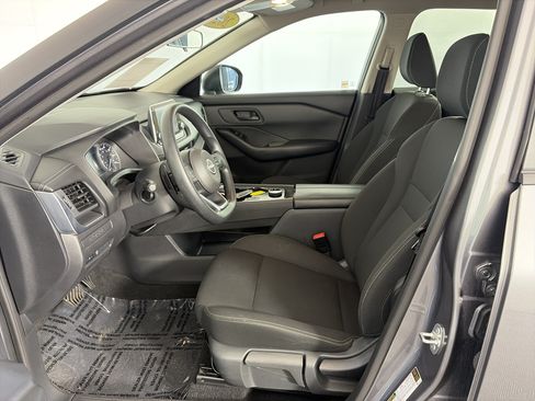 Used 2024 Nissan Rogue S AWD/4WD image 6
