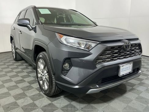 Used 2019 Toyota RAV4 Limited image 4