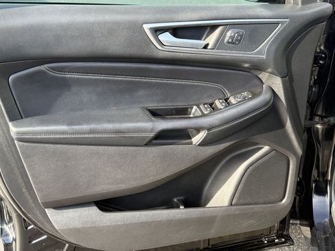 Used 2018 Ford Edge Titanium w/ Equipment Group 301A image 12