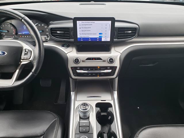 Used 2021 Ford Explorer XLT w/ Equipment Group 202A AWD/4WD image 16