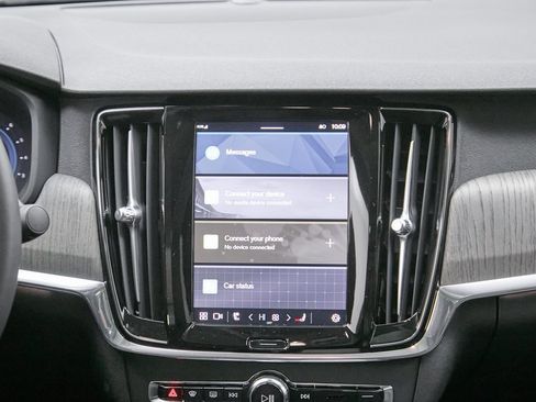 Certified 2025 Volvo S90 B6 Plus image 28