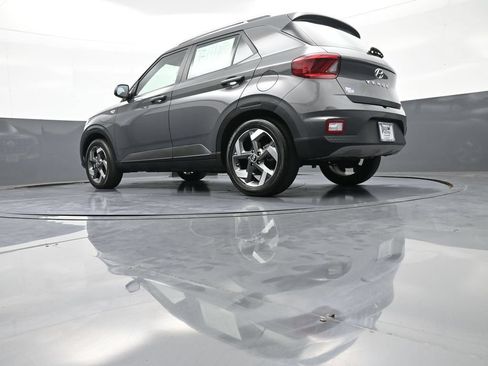 Certified 2024 Hyundai Venue SEL FWD image 32