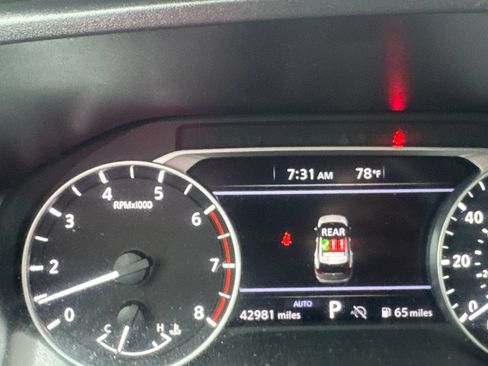 Used 2024 Nissan Rogue S AWD/4WD image 43