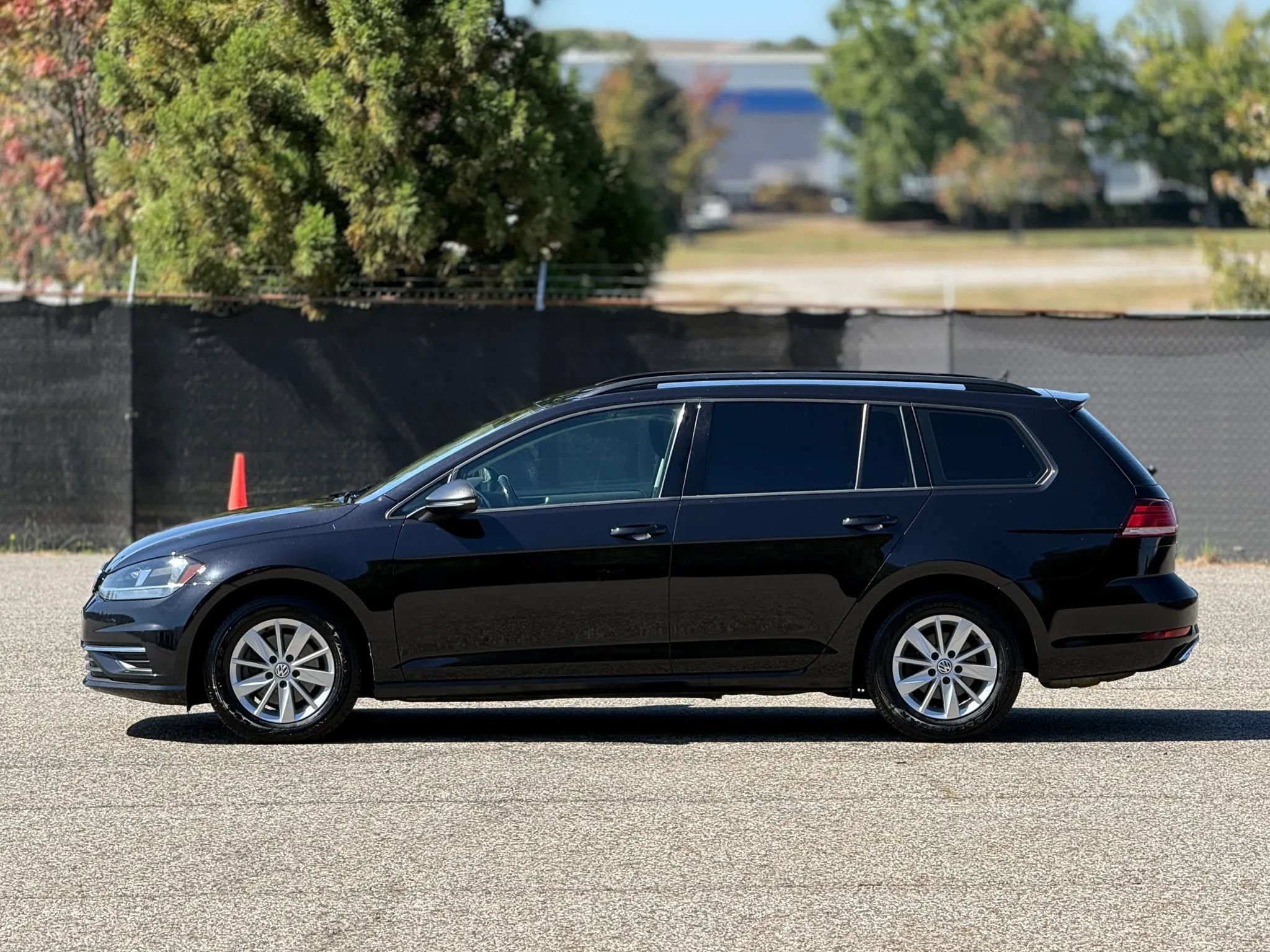 Used 2019 Volkswagen Golf S FWD image 8