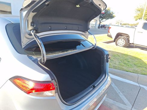 Used 2021 Toyota Corolla LE image 35