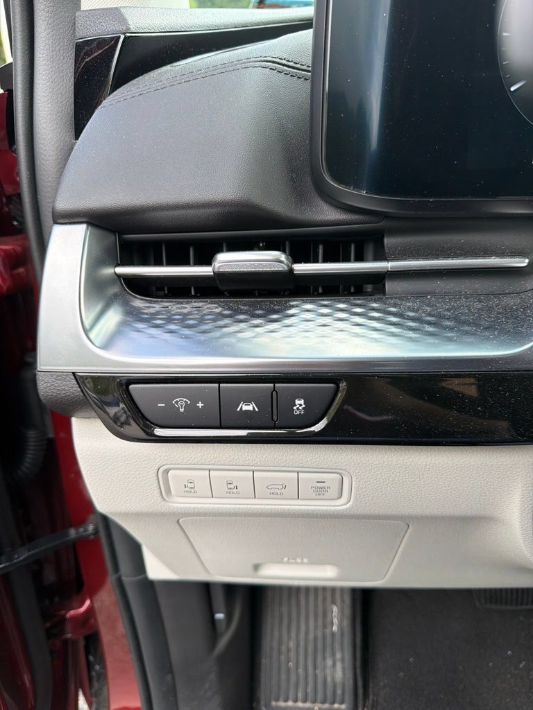 Certified 2023 Kia Carnival SX Prestige FWD image 18