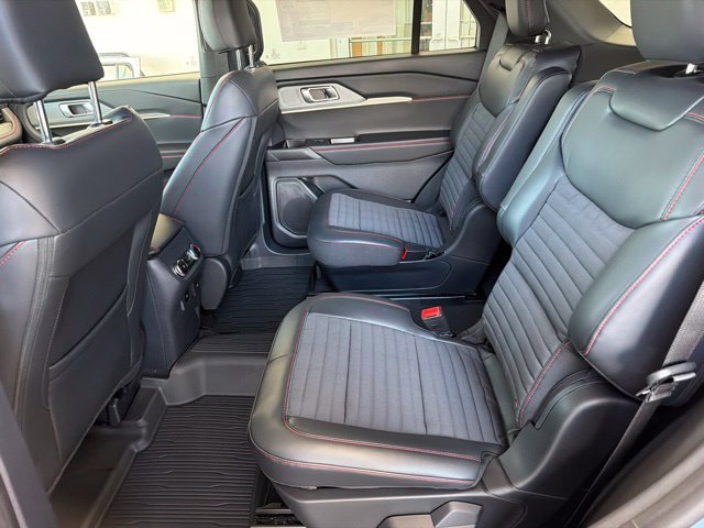 New 2027 Ford Explorer ST-Line AWD/4WD image 15