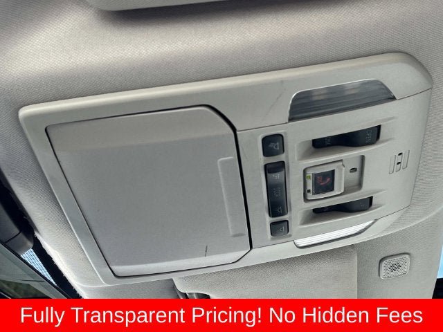 Used 2023 Toyota Highlander XLE AWD/4WD image 36
