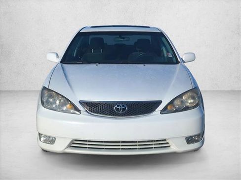 Used 2005 Toyota Camry SE image 2