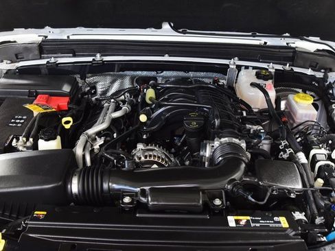 Used 2024 Jeep Wrangler Unlimited Rubicon image 31