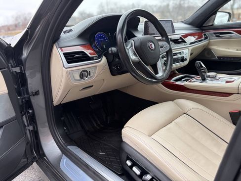 Used 2019 BMW ALPINA B7 xDrive AWD/4WD image 14