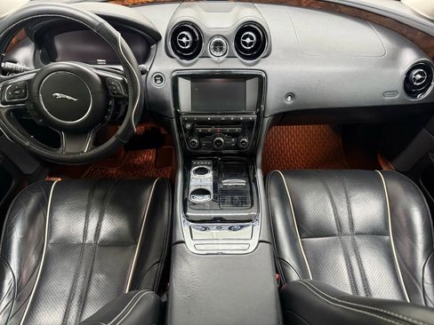 Used 2017 Jaguar XJ R-Sport image 2