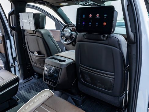 Used 2026 GMC Yukon Denali Ultimate w/ LPO, Floor Liner Package AWD/4WD image 32