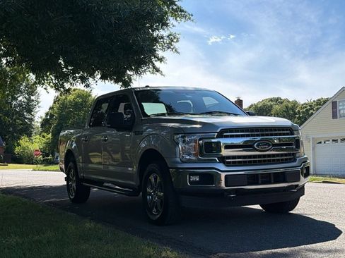 Used 2018 Ford F150 XLT w/ Equipment Group 302A Luxury AWD/4WD image 3