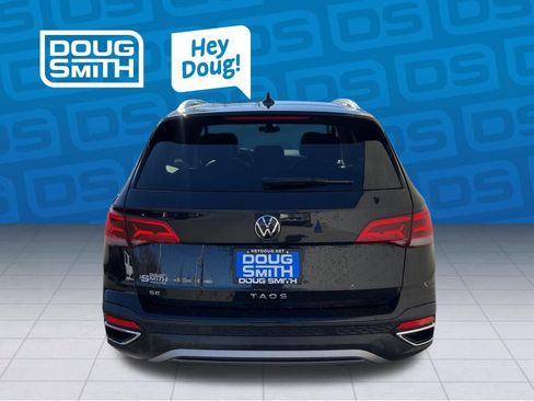 Used 2024 Volkswagen Taos SE image 5