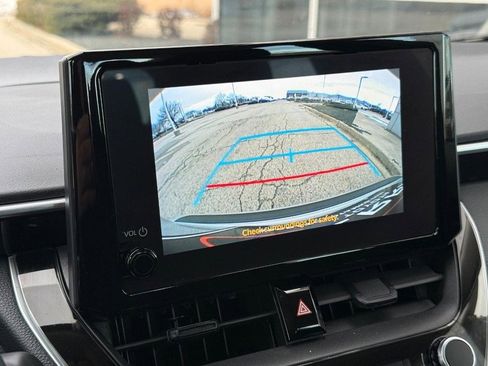 Used 2023 Toyota Corolla LE image 24