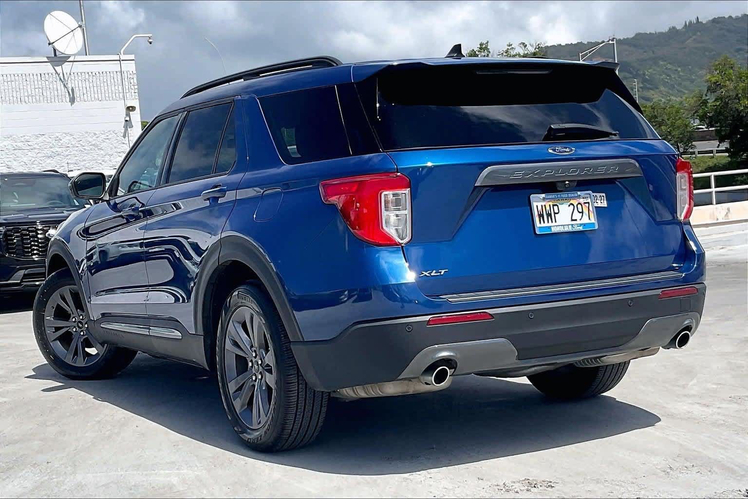 Used 2023 Ford Explorer XLT w/ Equipment Group 202A RWD image 4