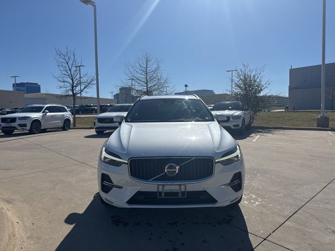 Certified 2023 Volvo XC60 B5 Core image 2