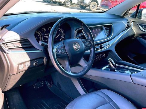 Used 2020 Buick Enclave Essence image 14