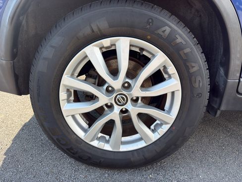 Used 2020 Nissan Rogue SV FWD image 9