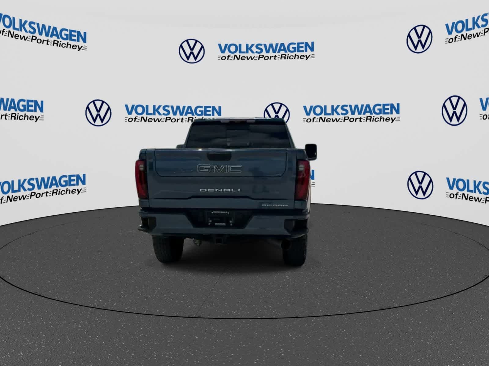 Used 2024 GMC Sierra 3500 Denali Ultimate AWD/4WD image 7