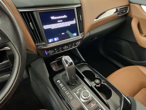 Certified 2022 Maserati Levante GT image 34
