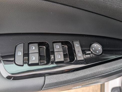 Used 2025 Kia Sportage SX FWD image 19