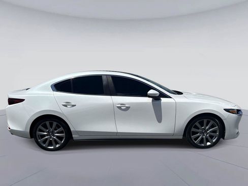 Used 2022 MAZDA MAZDA3 s FWD image 2