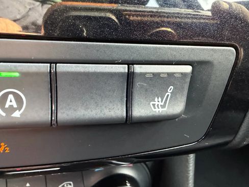 Used 2018 INFINITI QX30 Premium w/ Cargo Package image 53