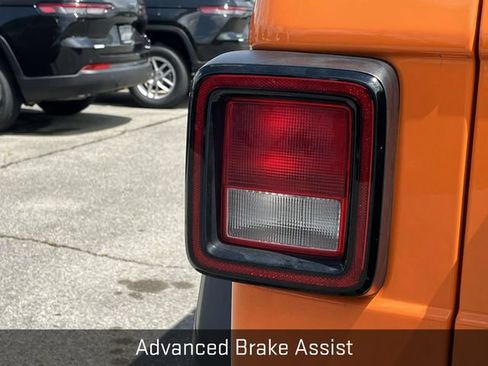 Used 2025 Jeep Wrangler Unlimited Sport AWD/4WD image 10