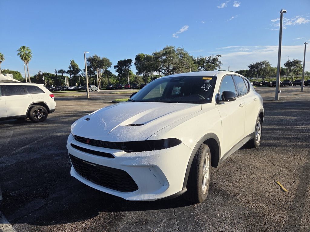 Used 2025 Dodge Hornet GT AWD/4WD image 3
