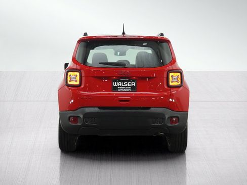 Used 2022 Jeep Renegade Latitude w/ Convenience Group AWD/4WD image 5