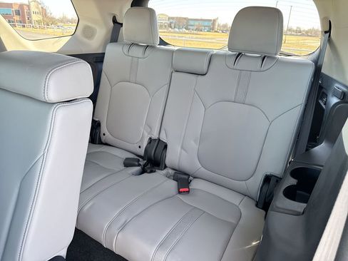 Used 2025 Honda Pilot Touring image 24